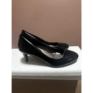 Women's Unbranded Black Pumps Size 6.5